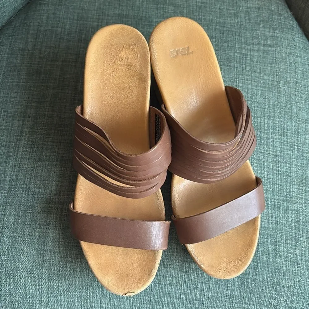 Teva women’s 1010909 Arrabelle Brown Leather Wedge Sandal Shoes Women's US 8 GUC